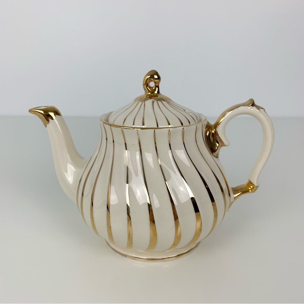 Sadler Teapot Single Tea for One Gold Ivory White Swirl England Vtg Old Money
